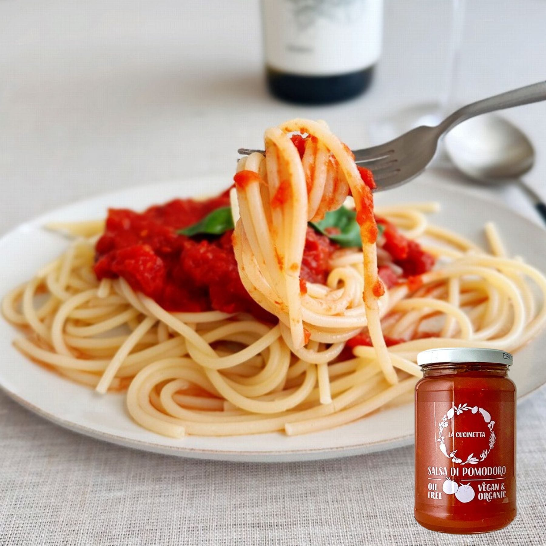 ラ・クチネッタ　有機トマトたっぷりソースで作るトマトソースパスタ