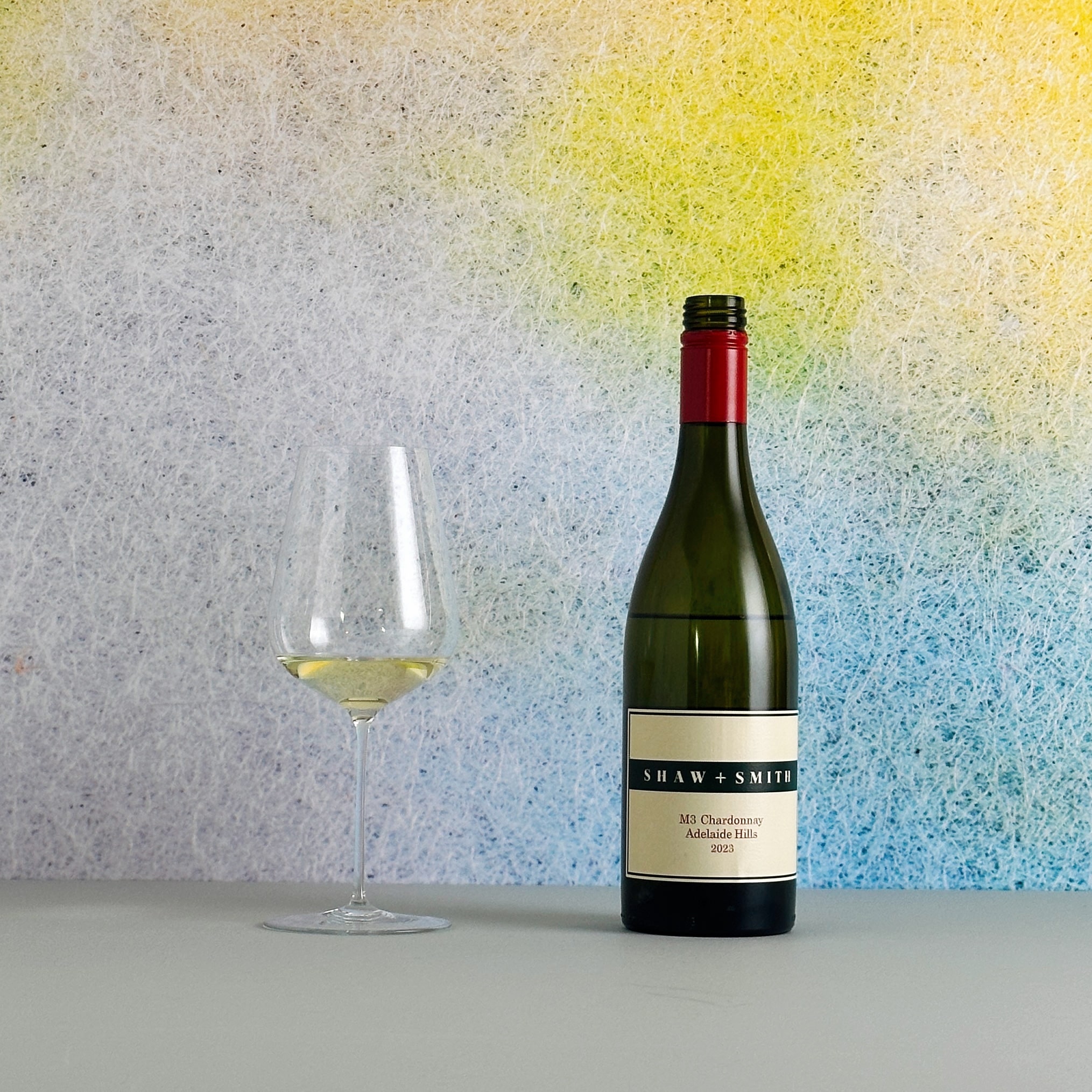 M3シャルドネのボトルとグラス